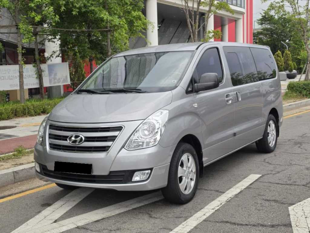Hyundai Starex — photo 02