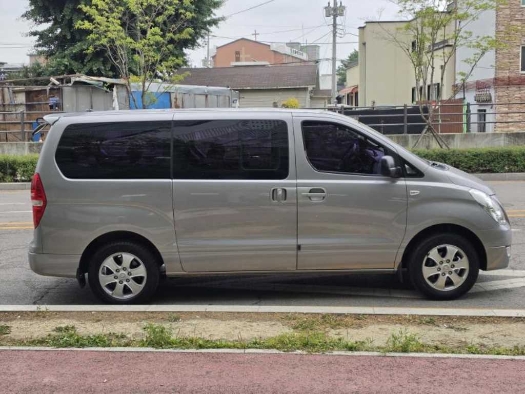Hyundai Starex — photo 04