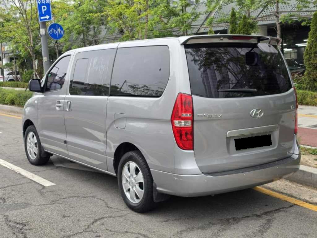 Hyundai Starex — photo 05