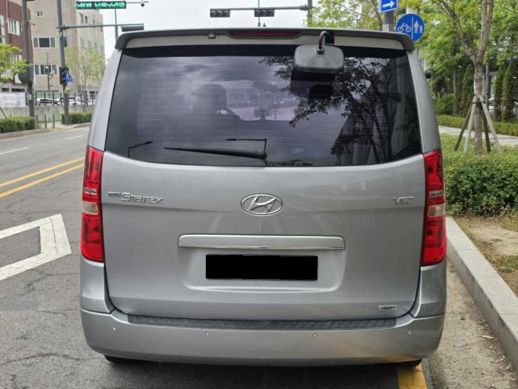 Hyundai Starex — photo 06
