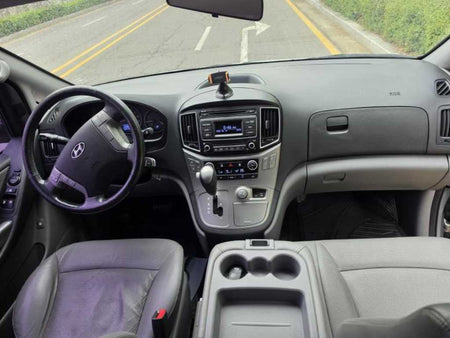 Hyundai Starex — photo 08