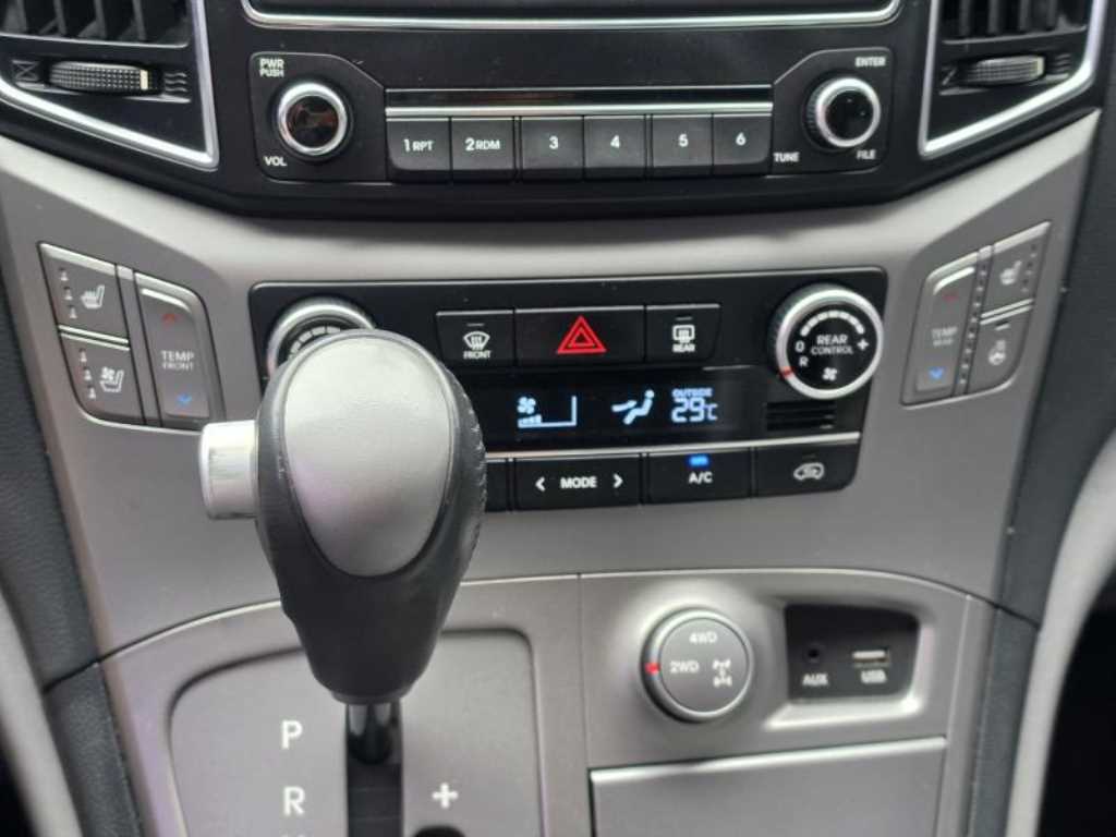 Hyundai Starex — photo 15