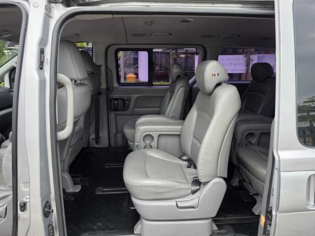 Hyundai Starex — photo 16