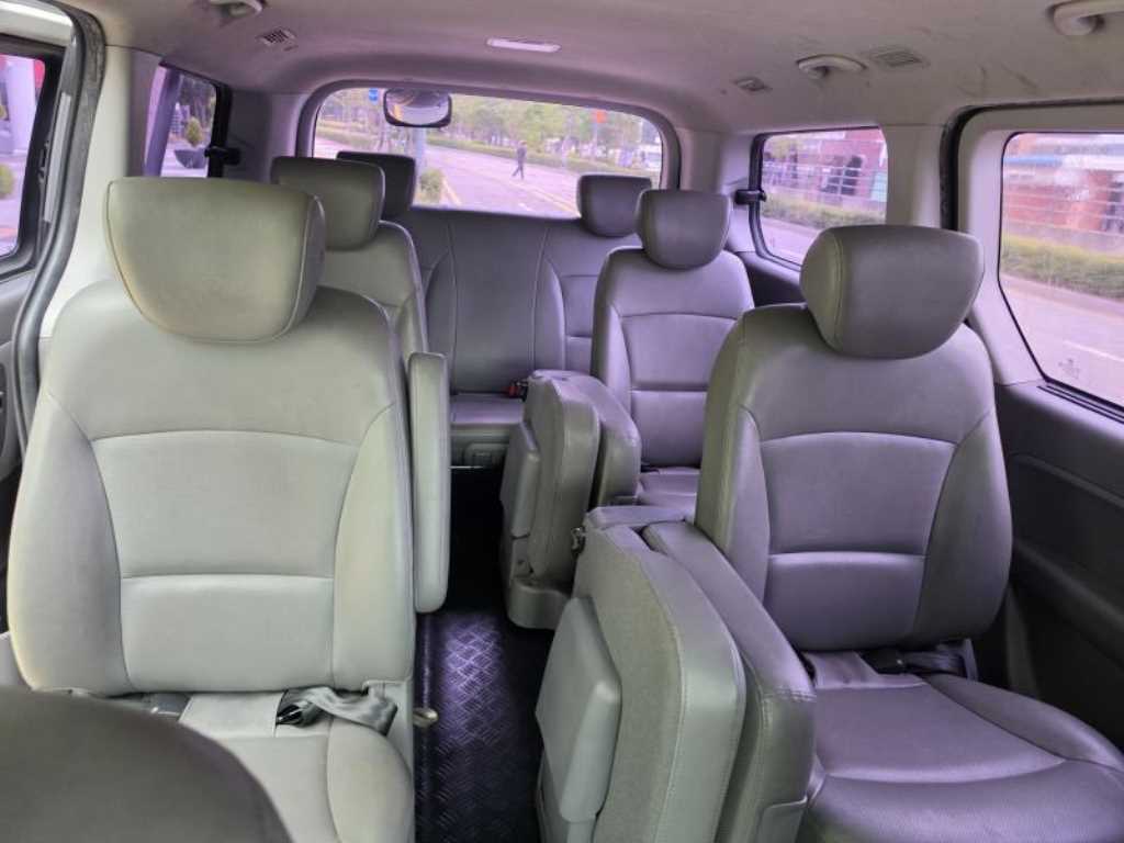 Hyundai Starex — photo 18