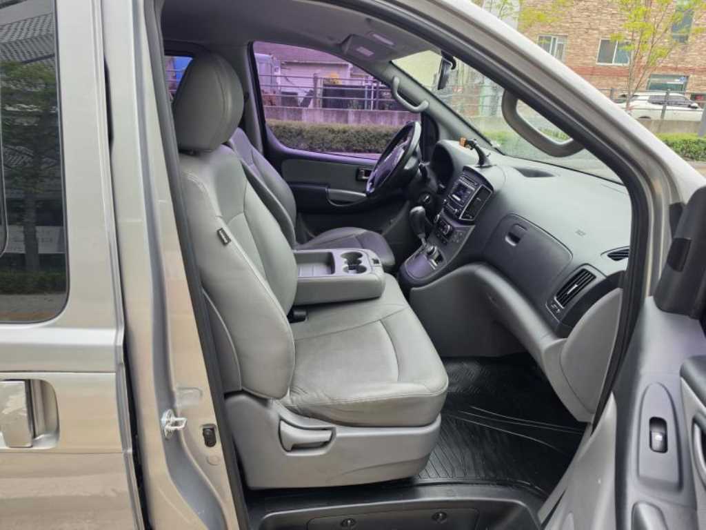 Hyundai Starex — photo 19