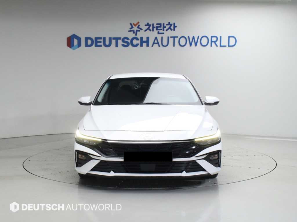 Hyundai Avante — photo 02