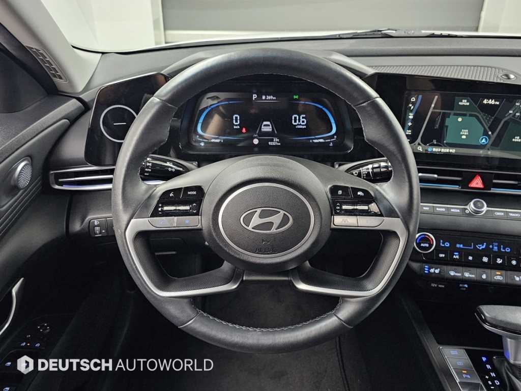 Hyundai Avante — photo 13