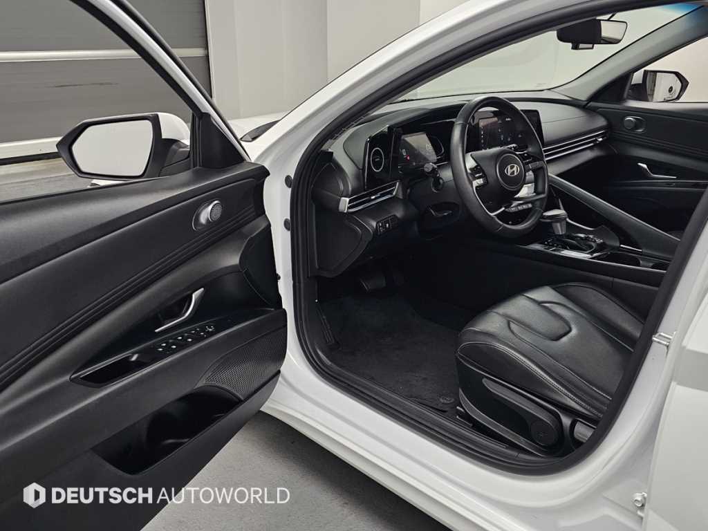 Hyundai Avante — photo 17
