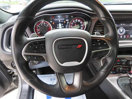 Dodge Challenger — photo 09