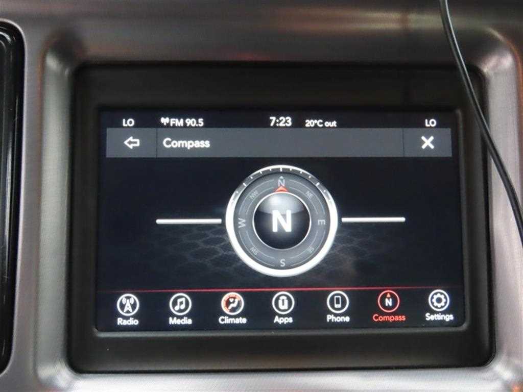 Dodge Challenger — photo 12