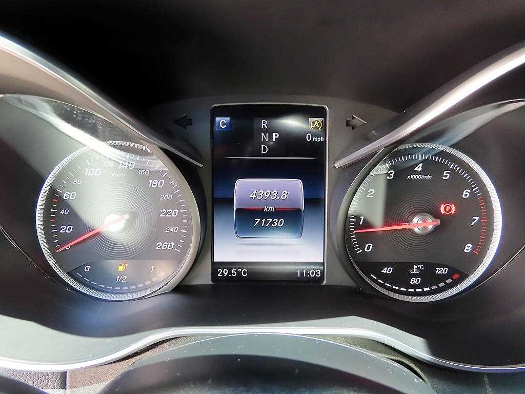 Mercedes-Benz C-Class — photo 09