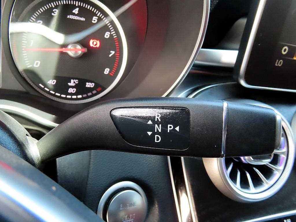 Mercedes-Benz C-Class — photo 11