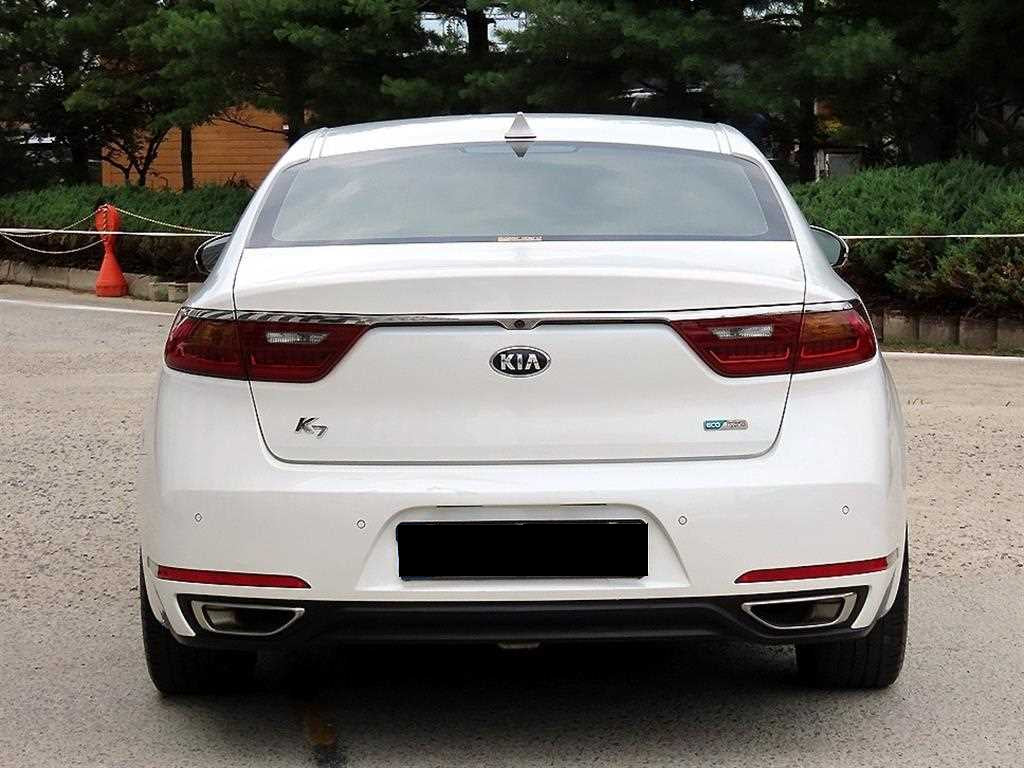 Kia K7 — photo 04