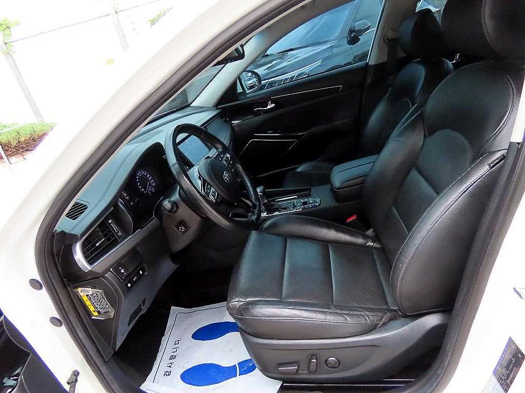 Kia K7 — photo 05