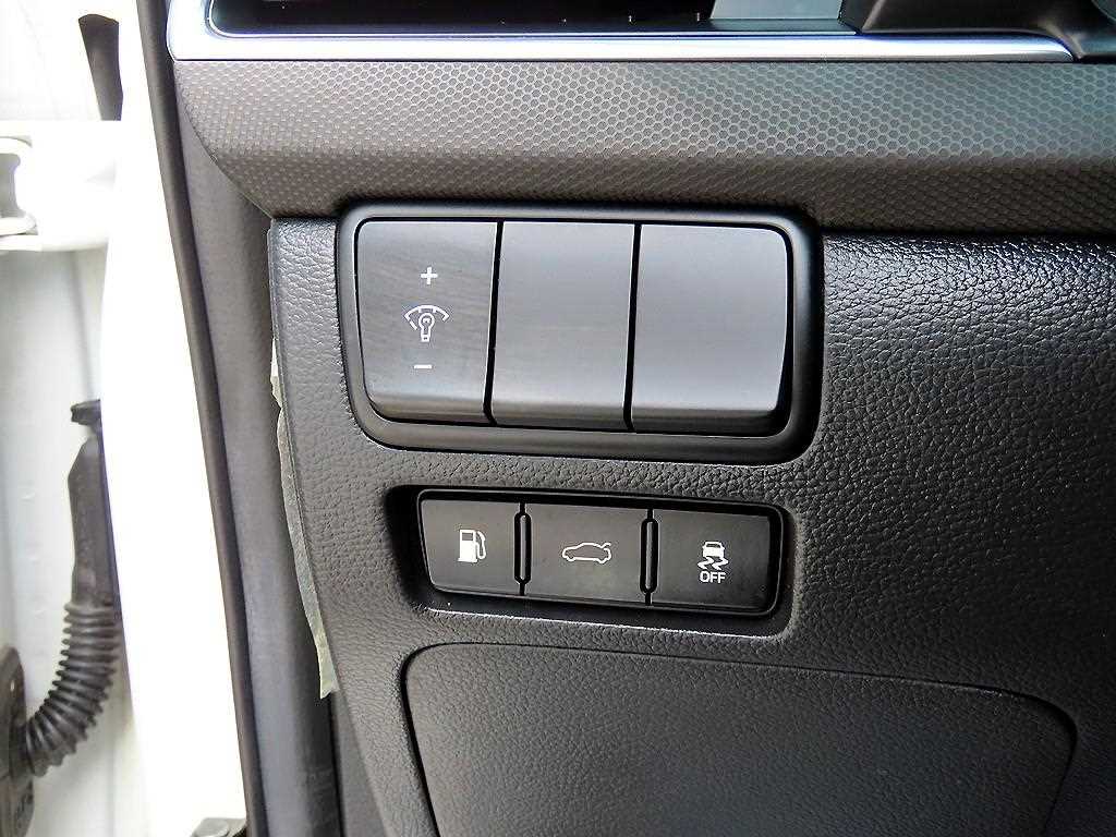 Kia K7 — photo 13