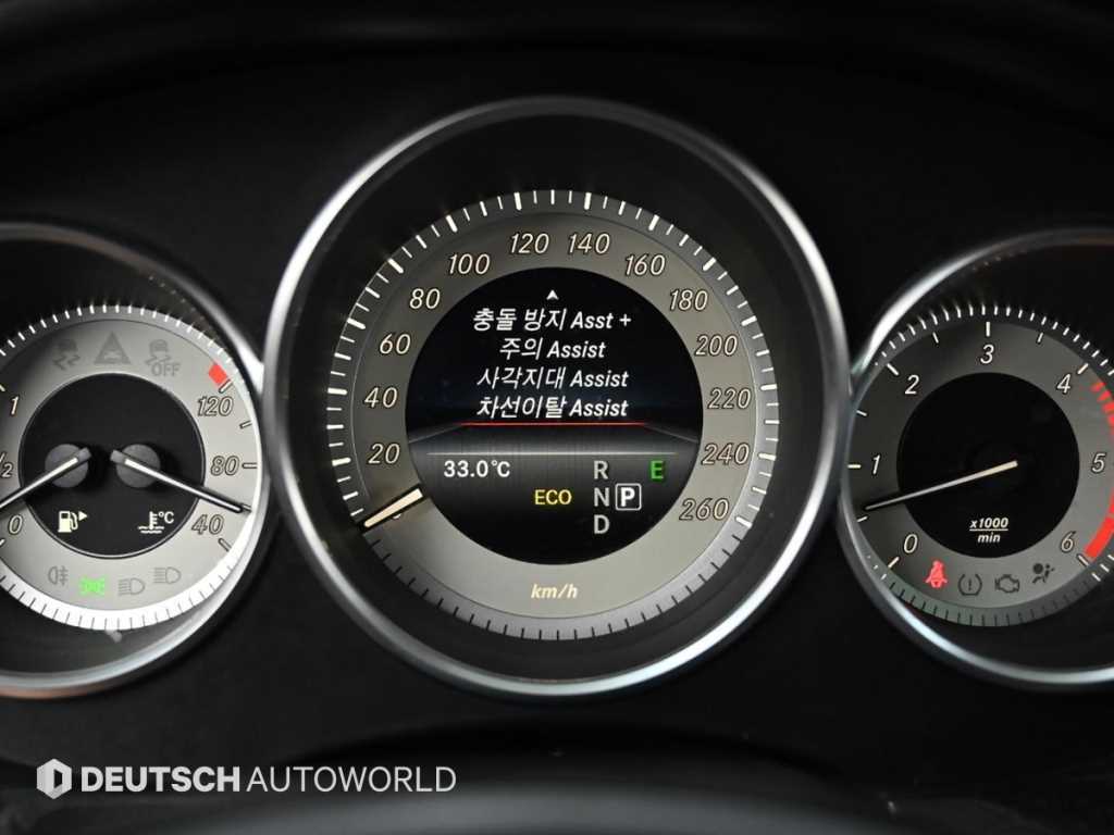 Mercedes-Benz CLS-Class — photo 10