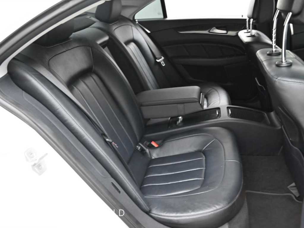 Mercedes-Benz CLS-Class — photo 14