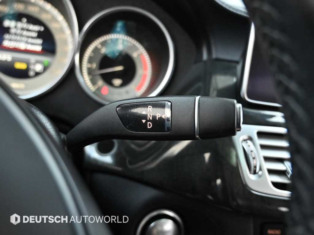 Mercedes-Benz CLS-Class — photo 16