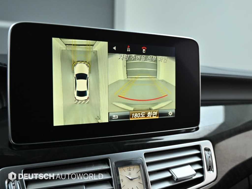 Mercedes-Benz CLS-Class — photo 18