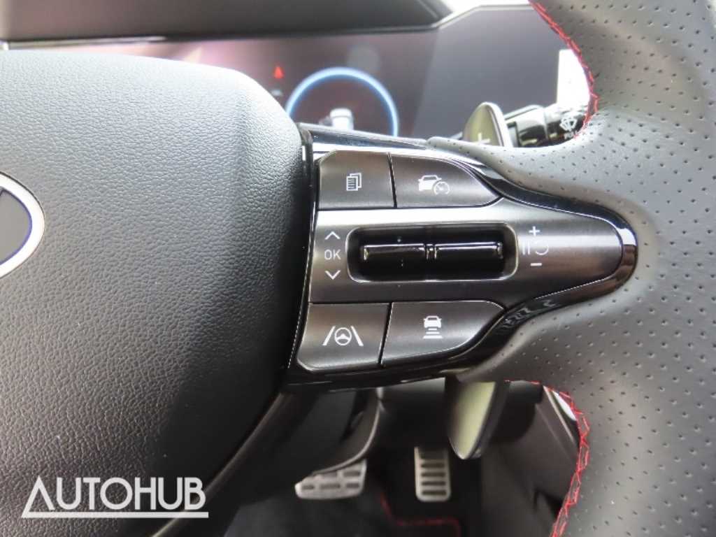 Hyundai Avante — photo 12