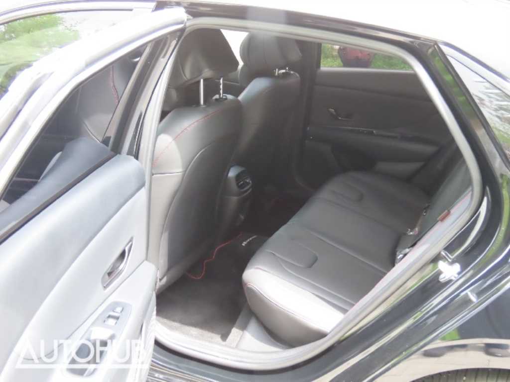Hyundai Avante — photo 15