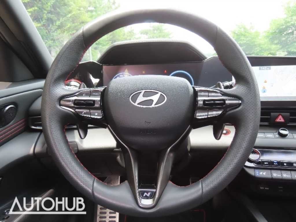Hyundai Avante — photo 17