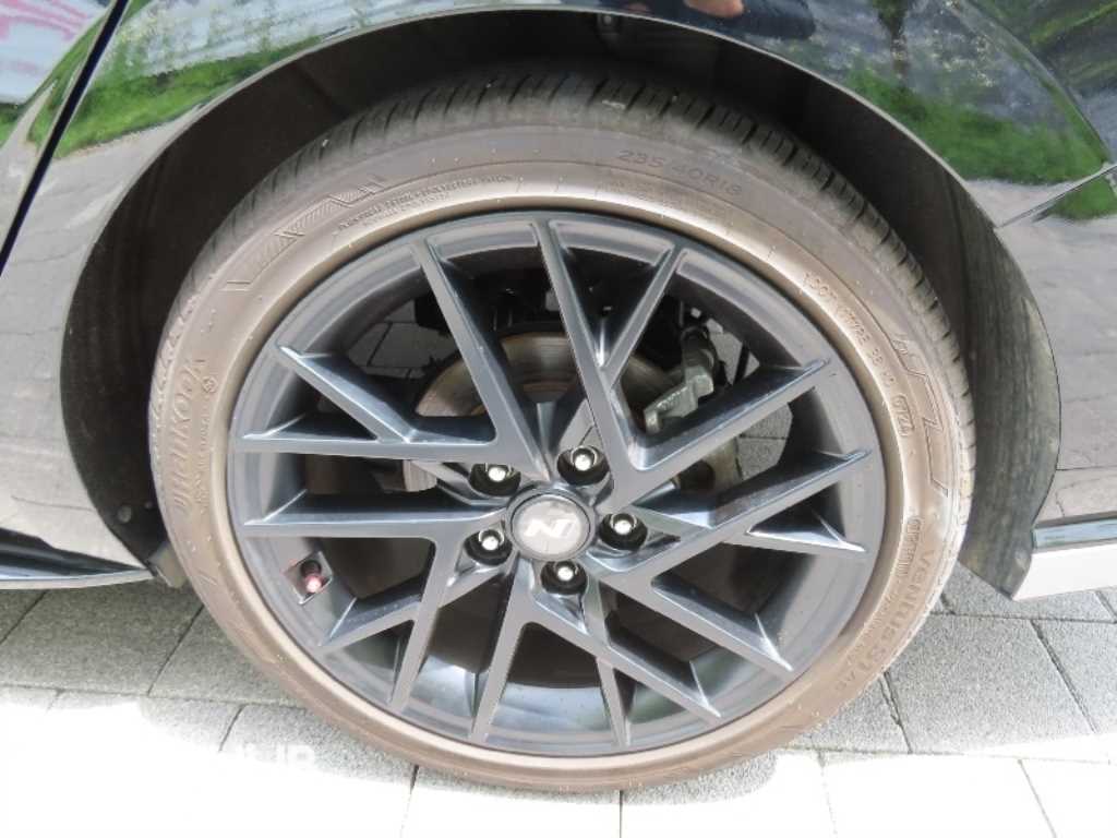 Hyundai Avante — photo 18