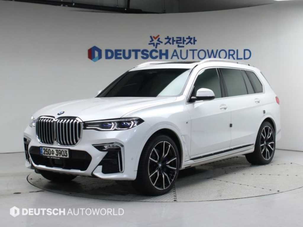 BMW X7 — photo 01