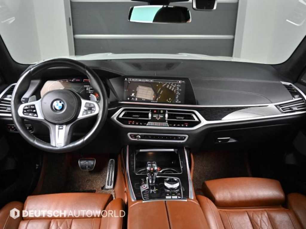 BMW X7 — photo 07