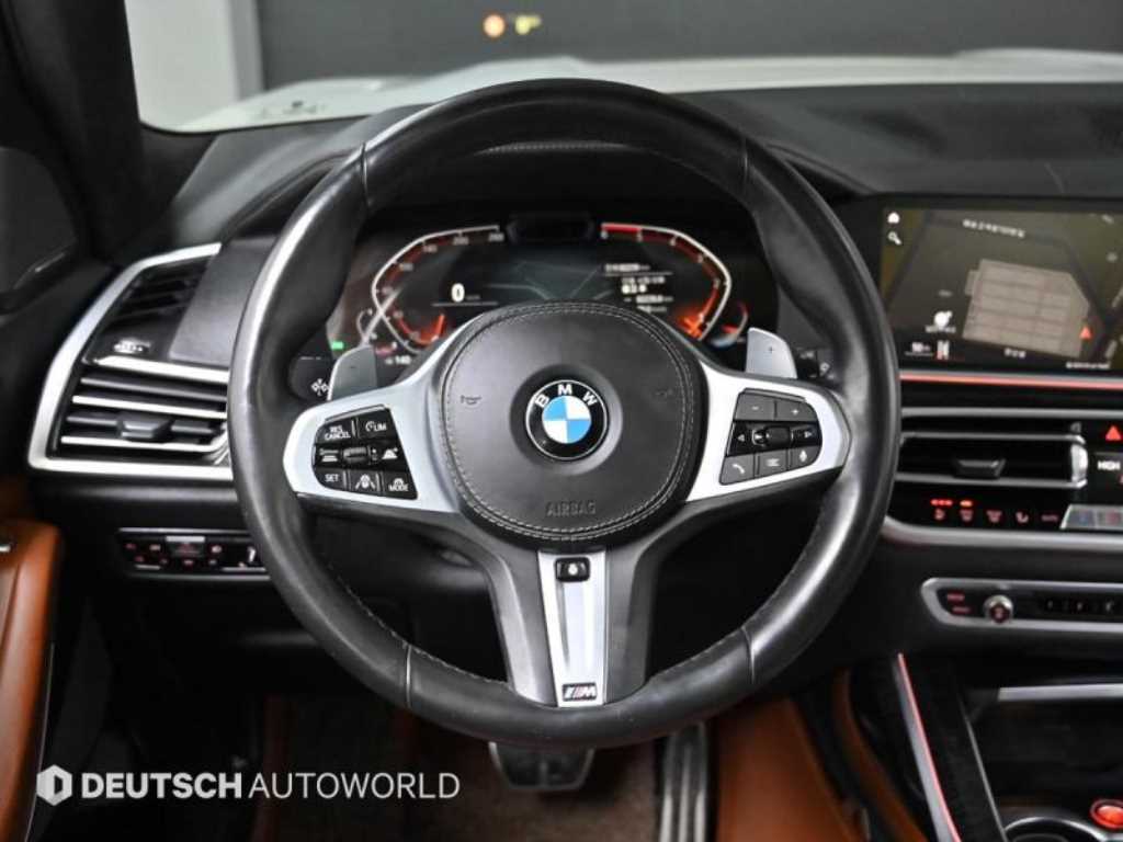 BMW X7 — photo 13