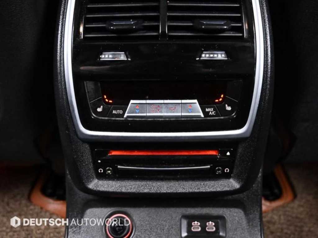 BMW X7 — photo 16