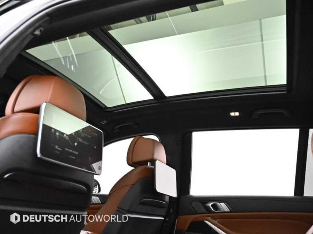 BMW X7 — photo 19