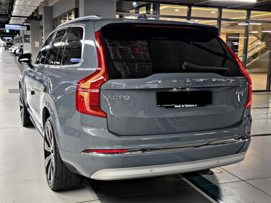 Volvo XC90 — photo 05