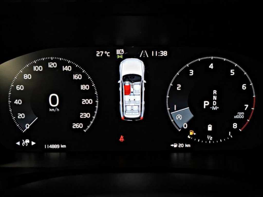 Volvo XC90 — photo 10