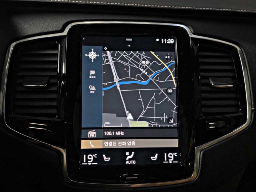 Volvo XC90 — photo 13