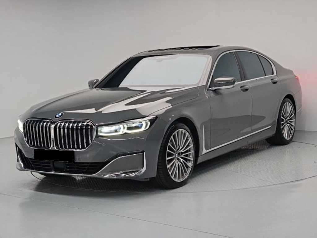BMW 7-Series — photo 02