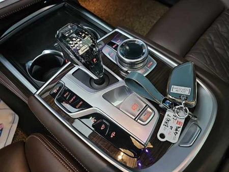 BMW 7-Series — photo 09