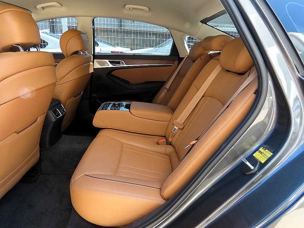 Genesis G80 — photo 06
