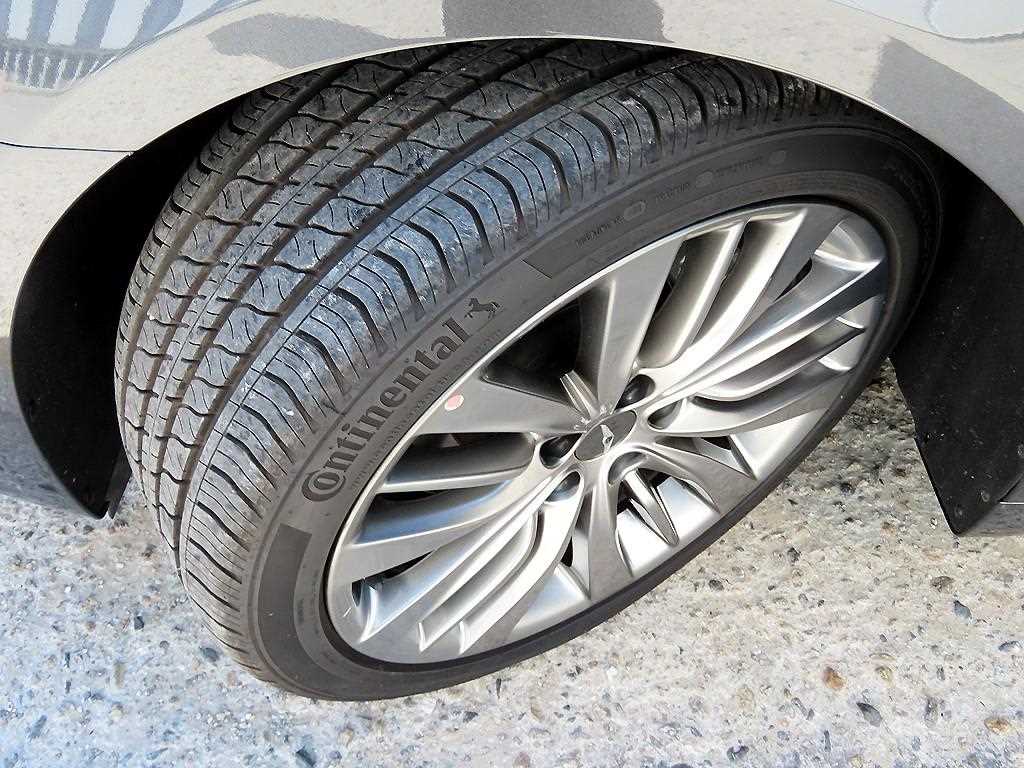 Genesis G80 — photo 20