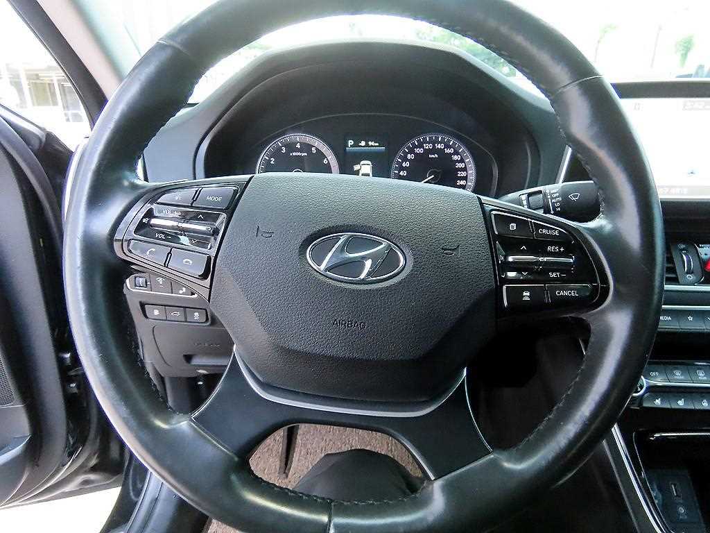 Hyundai Grandeur — photo 08