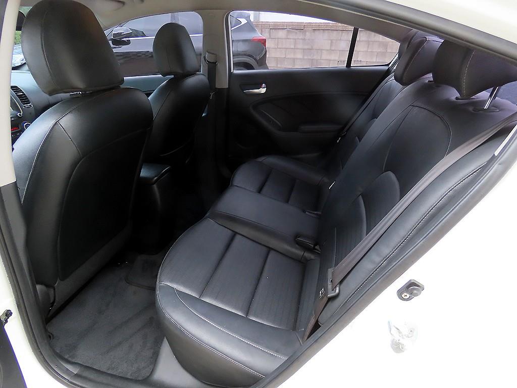 Kia K3 — photo 06