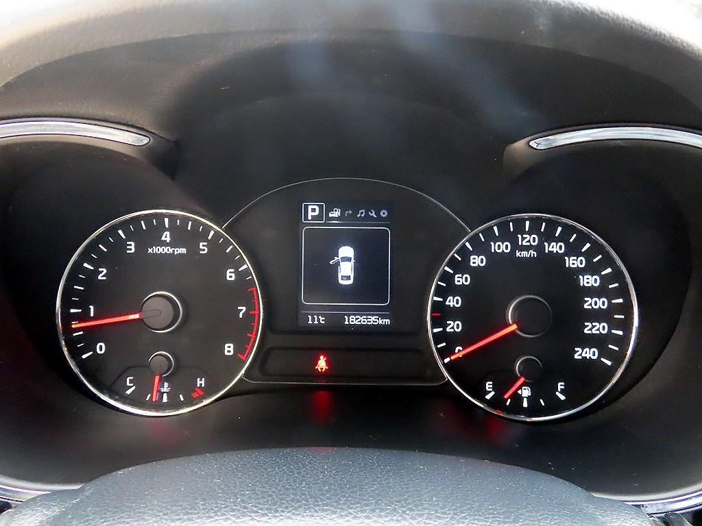 Kia K3 — photo 09