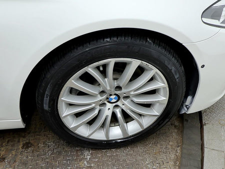 BMW 5-Series — photo 08