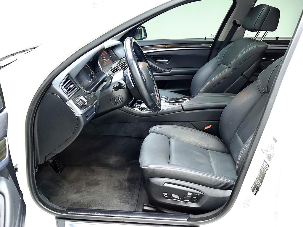 BMW 5-Series — photo 11