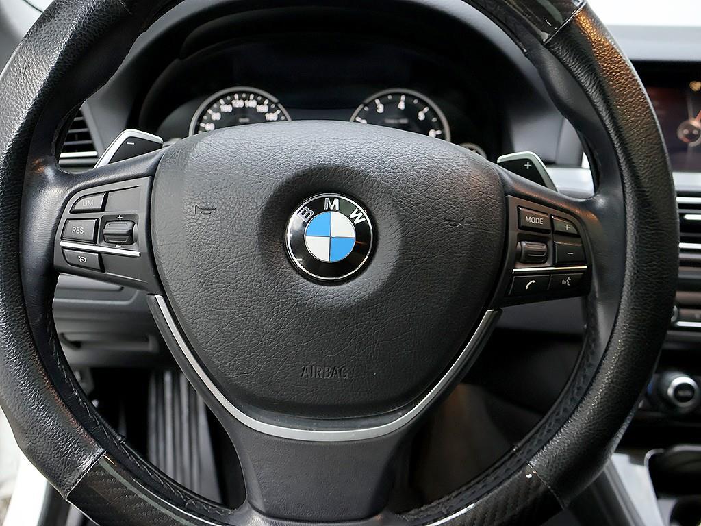 BMW 5-Series — photo 15