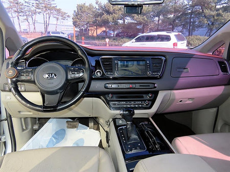 Kia Carnival — photo 08