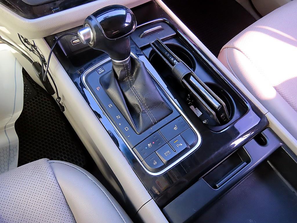 Kia Carnival — photo 11