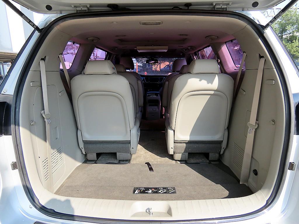 Kia Carnival — photo 17