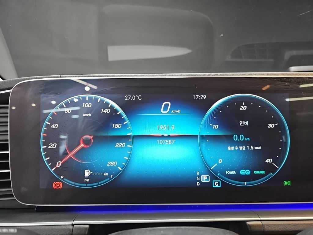 Mercedes-Benz GLE-Class — photo 06
