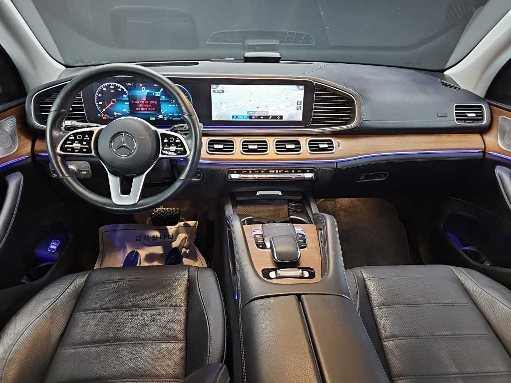Mercedes-Benz GLE-Class — photo 07